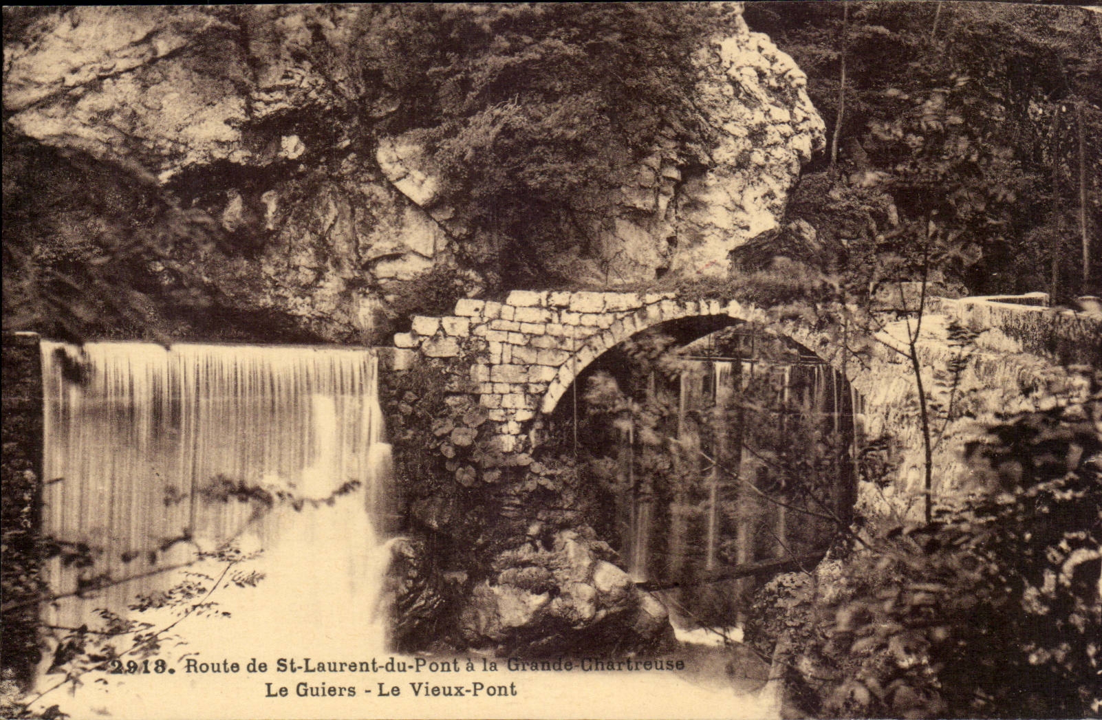 Le Vieux-Pont — Route de St-Laurent-du-Pont à la Grande-Chartreuse — Photographie Chambry