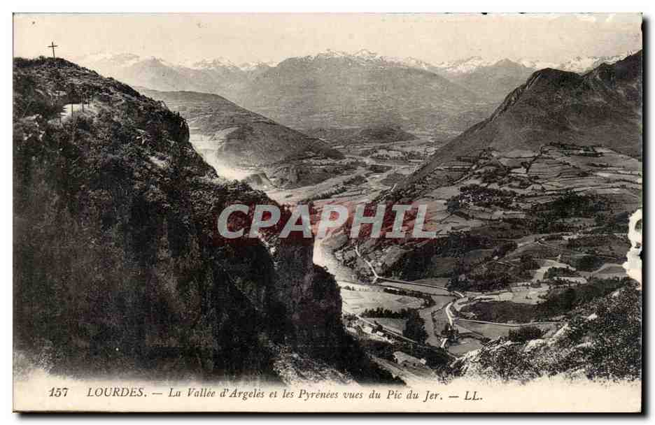 Lourdes CPa La vallee d'Argeles et les pyrenees vues du Pic du Jer