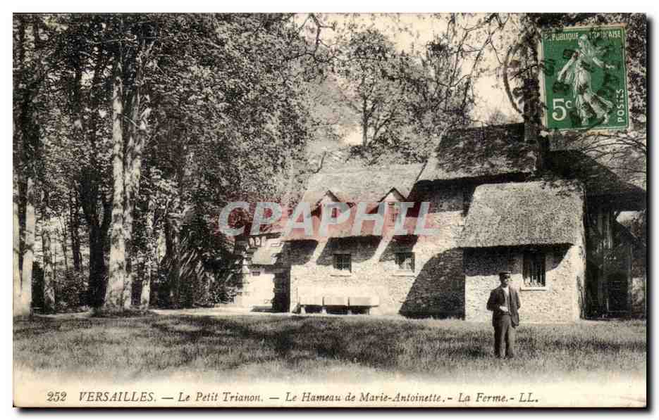Versailles CPA Le Petit Trianon Le hameau de Marie Antoinette la ferme