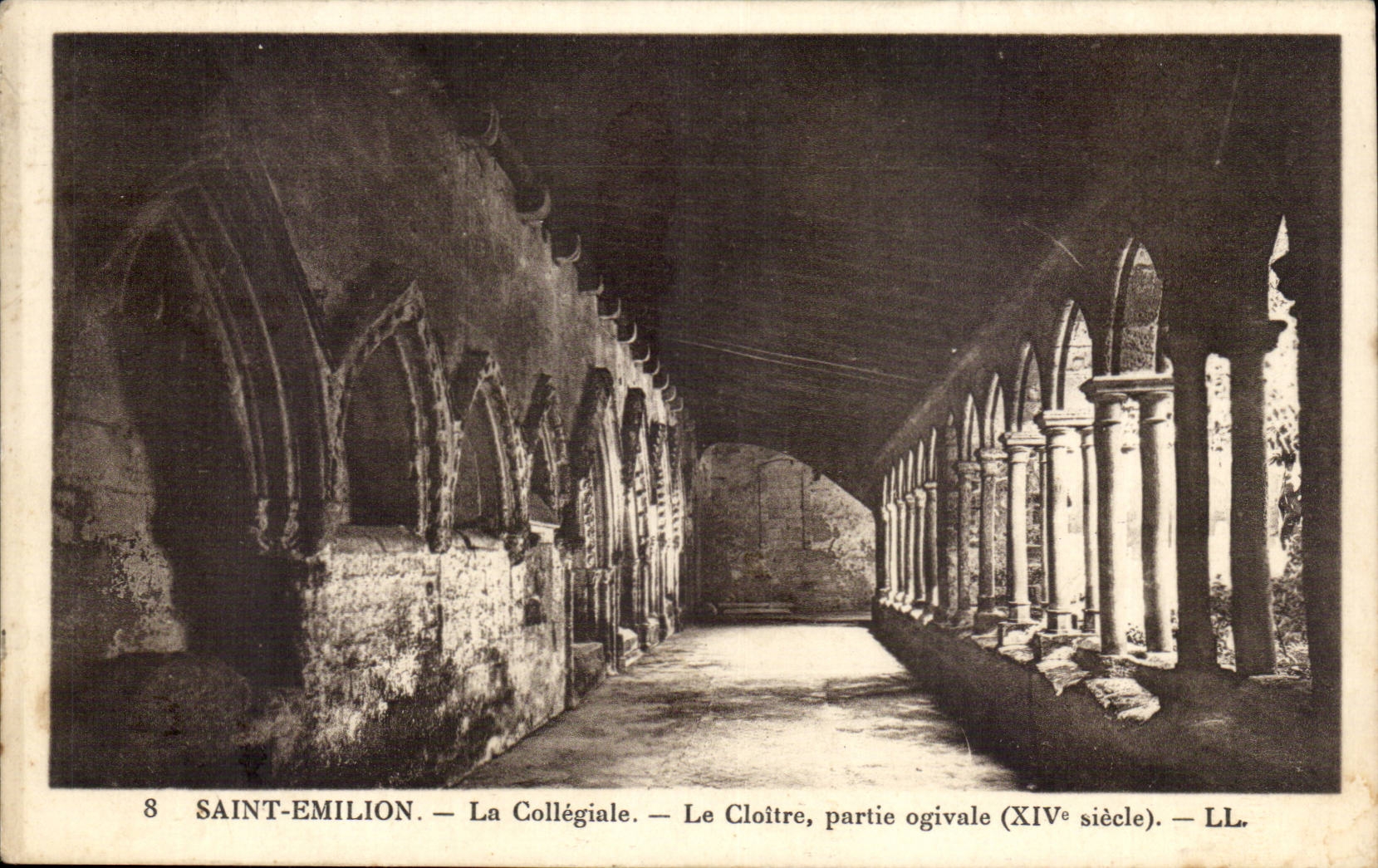 Saint-Émilion — La Collégiale — Le Cloître, partie ogivale (XIVe siècle) — LL.