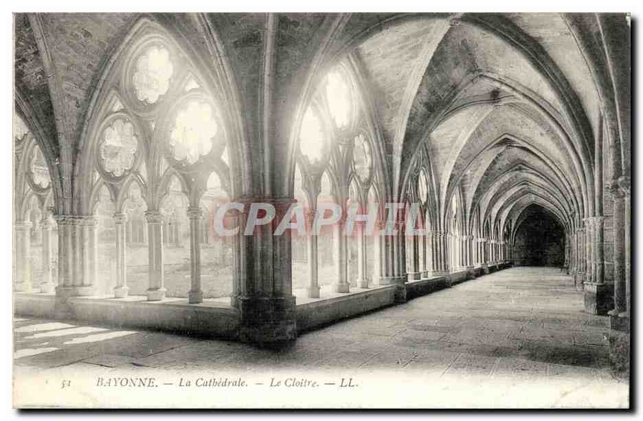 Bayonne CPA La cathedrale Le cloitre