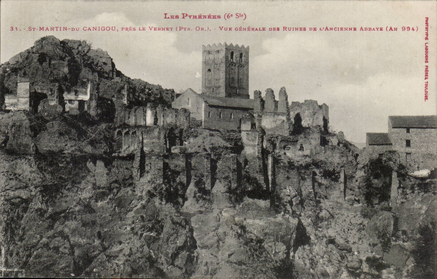 CPA St martin du Canigou pres Le Vernet Vue generale des ruines de l'ancienne abbaye 