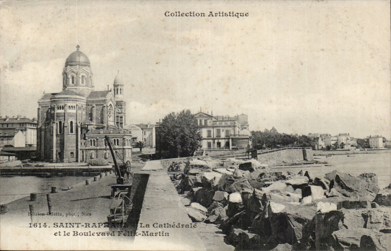 Saint Raphael CPA CAthedrale et le boulevard Saint Martin