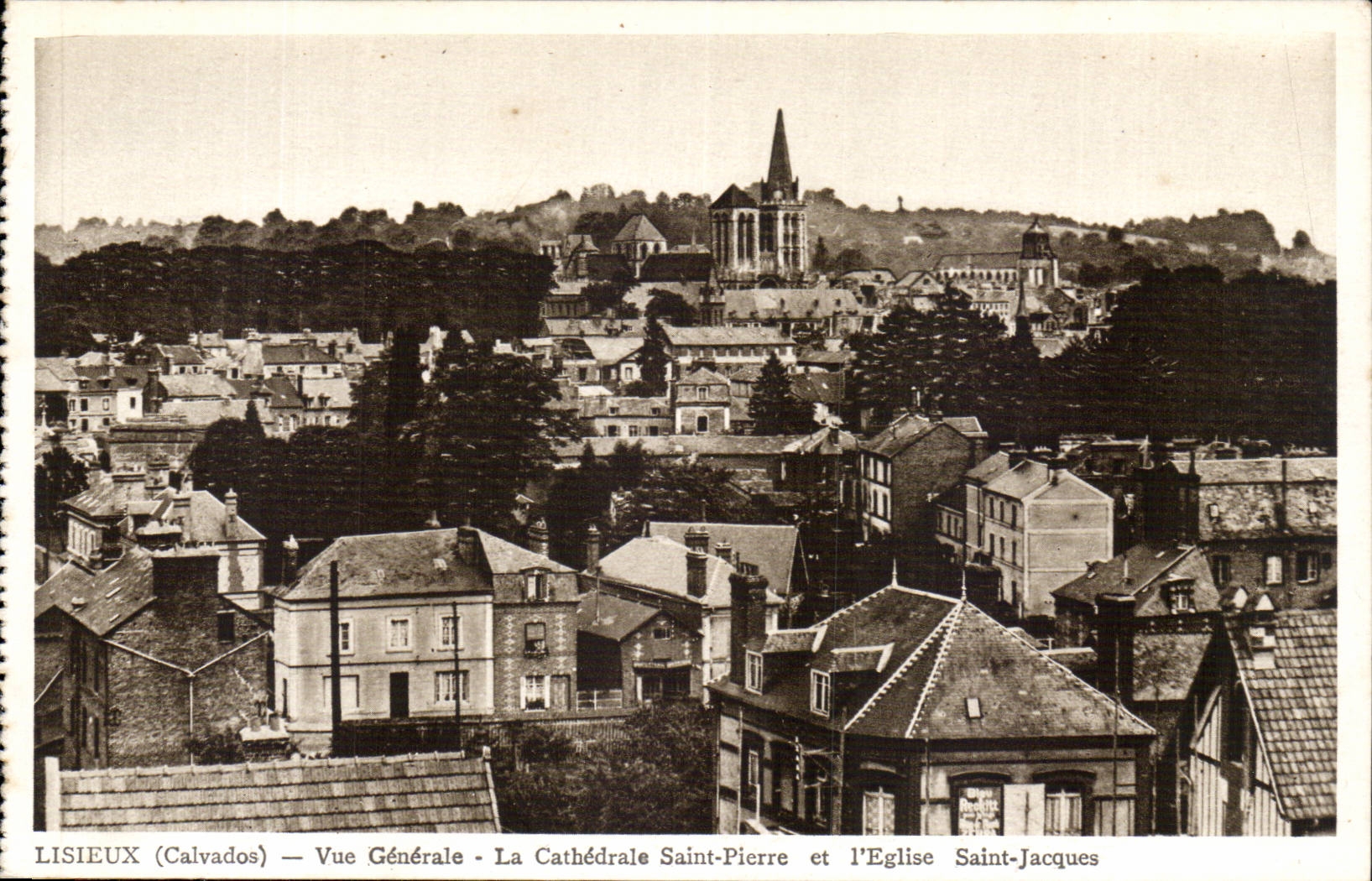 Lisieux CPa Vue generale La cathedrale Saint Pierre et l'eglise Saint Jacques
