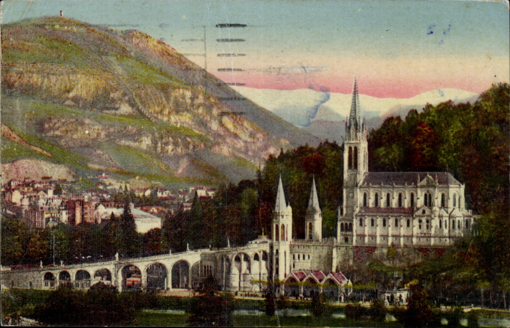 CPA Lourdes La basiliquet et le pic du Jer