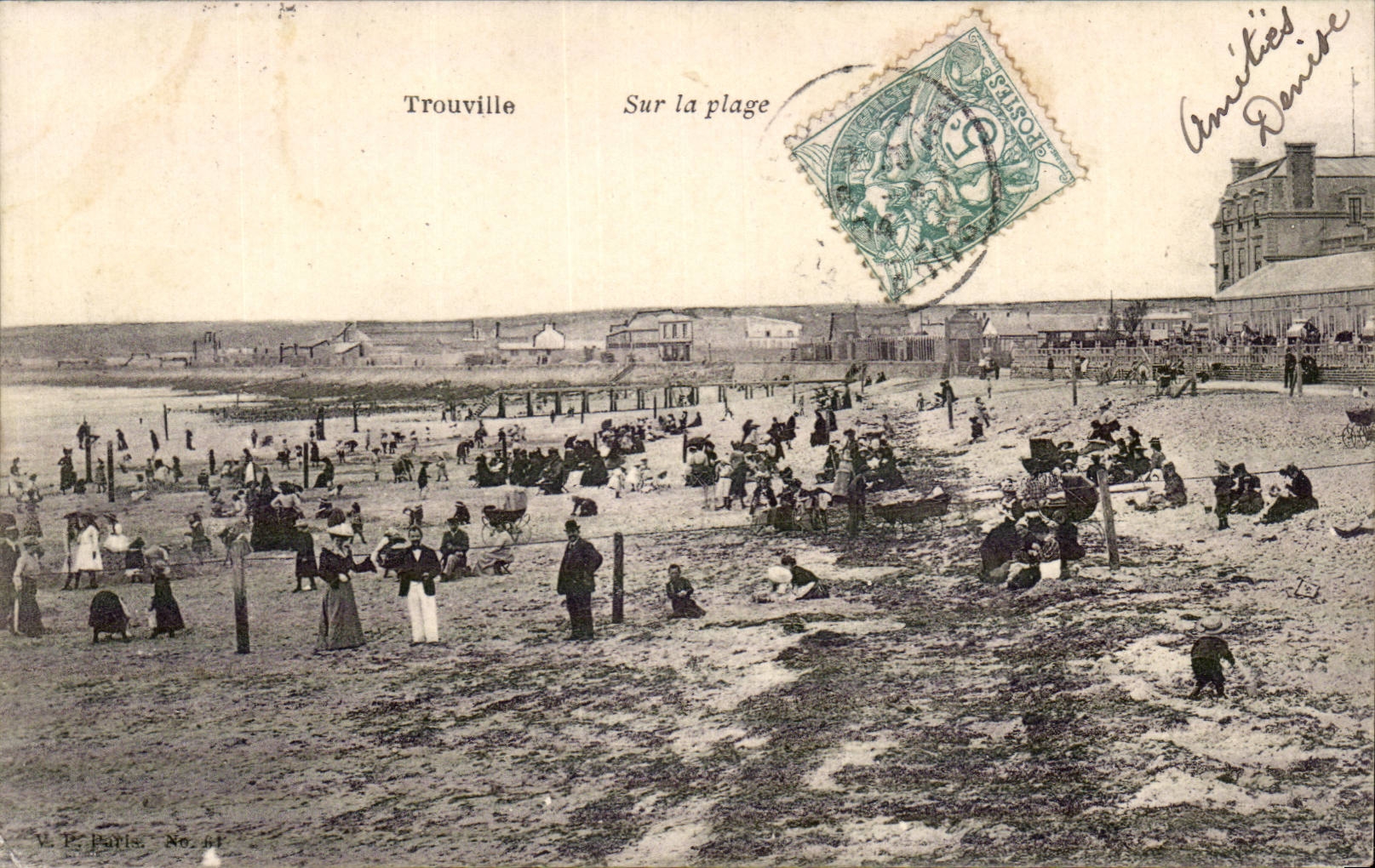 Trouville CPA Sur la plage