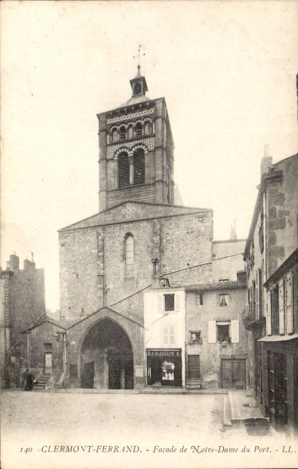 Clermont Ferrand CPA Facade de Notre DAme du port