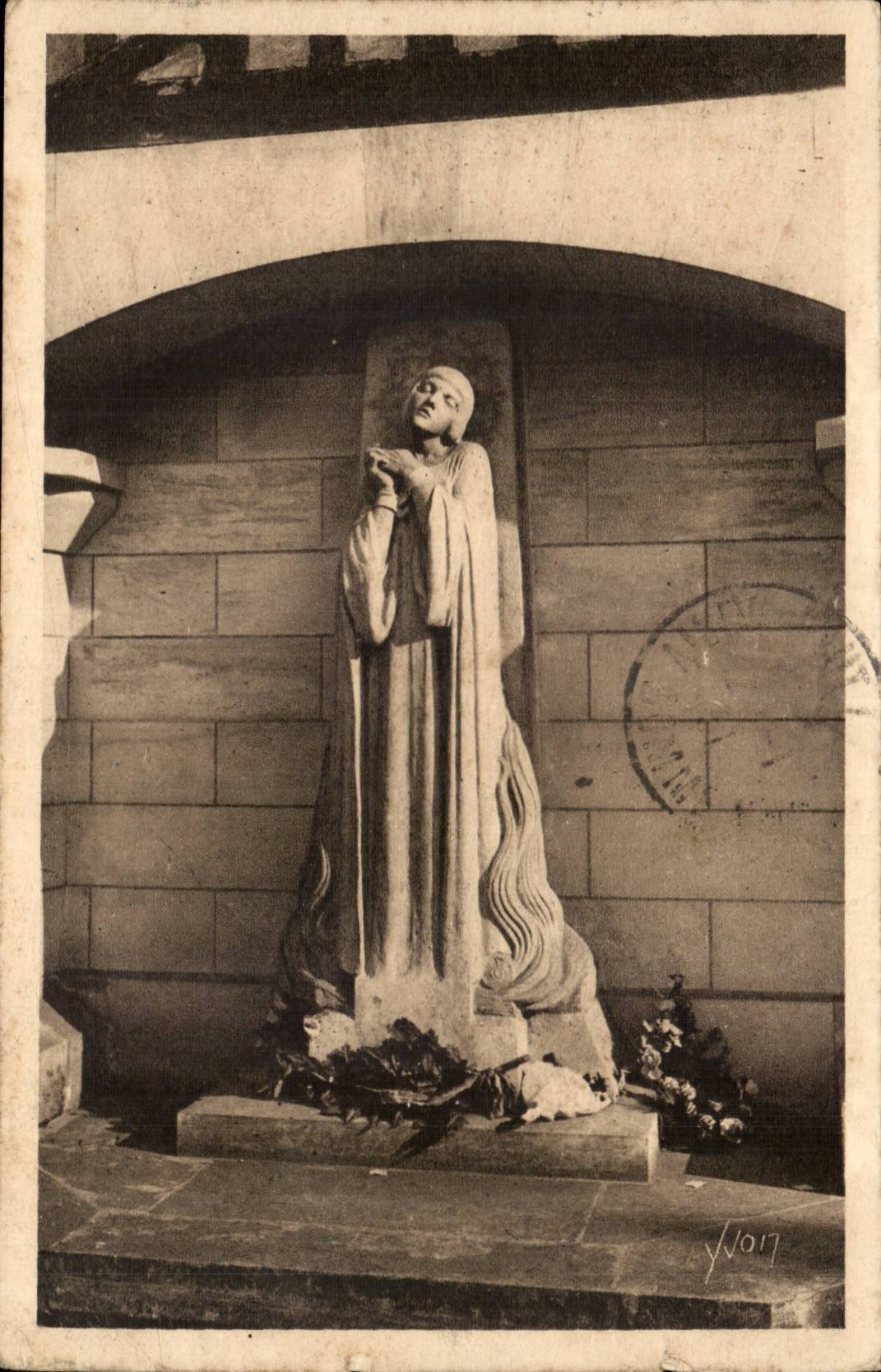 Rouen CPA Place du marche Jeanne d'arc sur son bucher