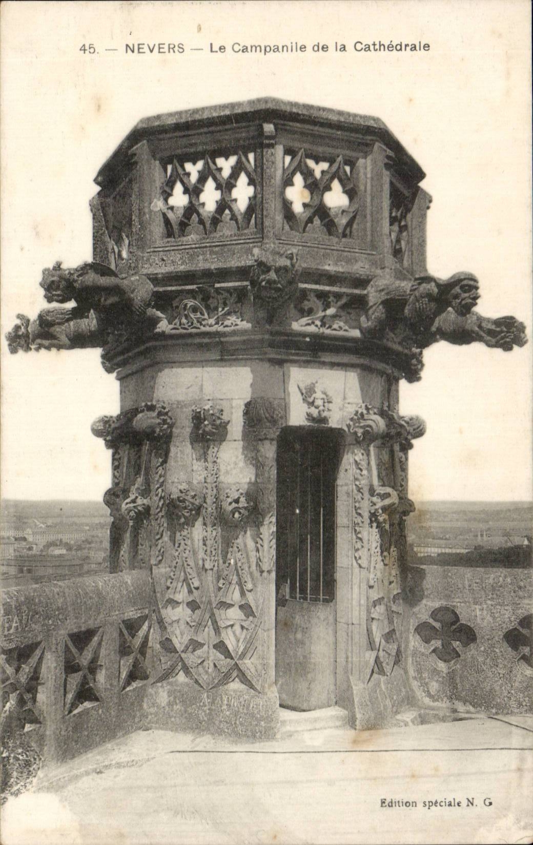 CPA Nevers Le Campanile de la cathedrale