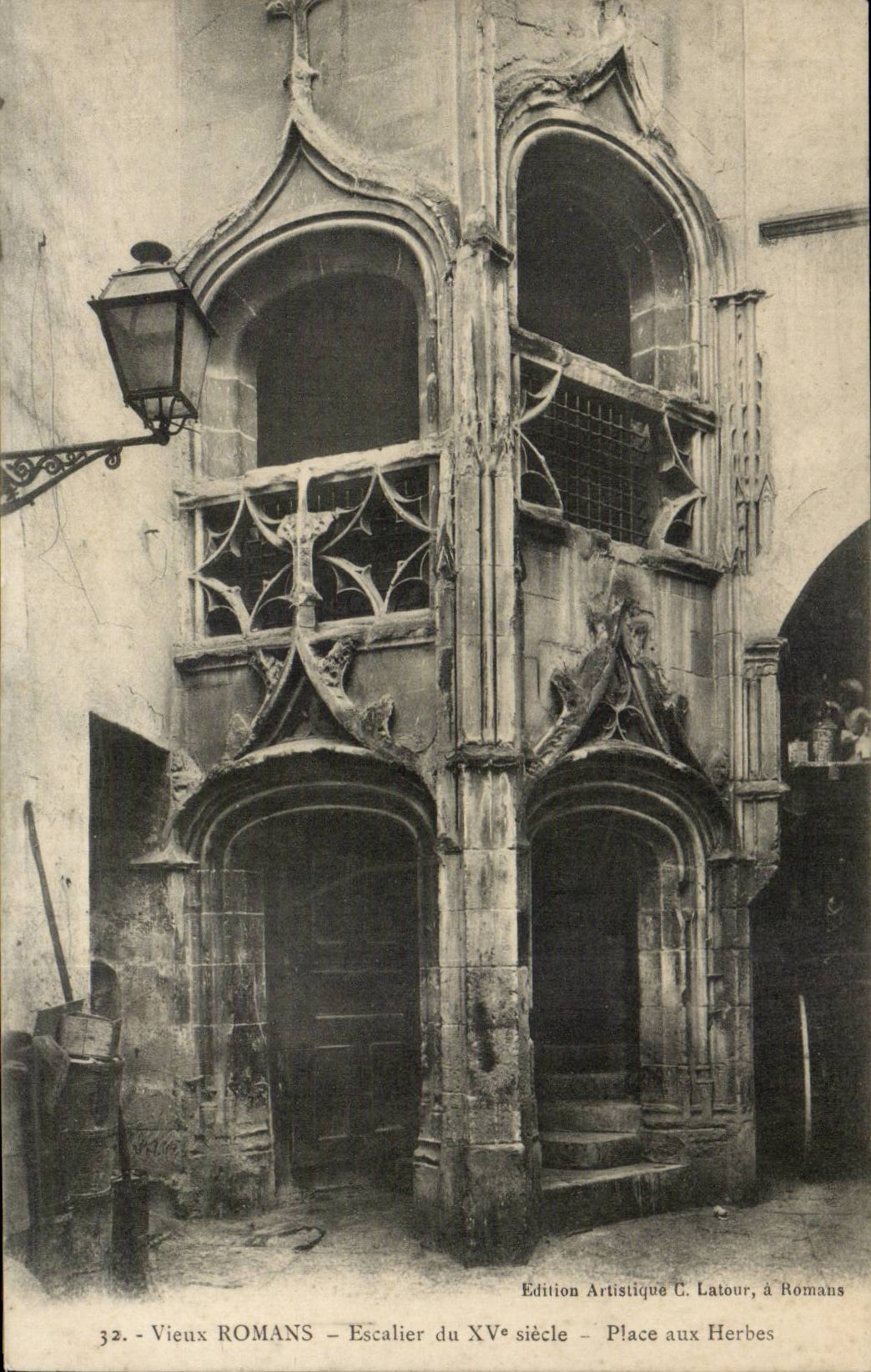 CPA Vieux Romans Escalier du 15eme Place aux herbes