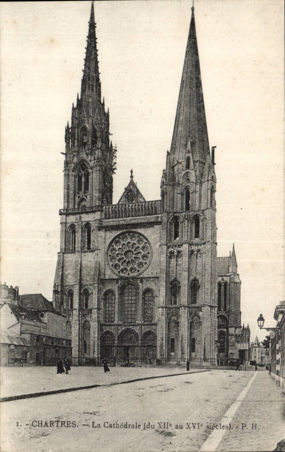 Chartres - La Cathedrale - CPA 
