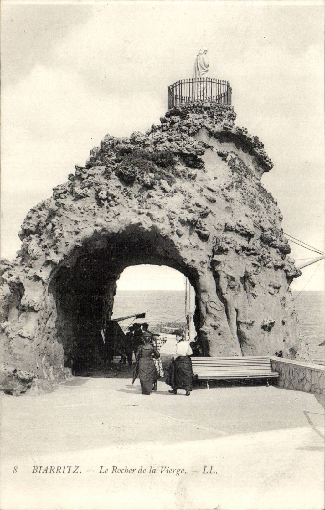 Biarritz - Rocher de la Vierge CPA 