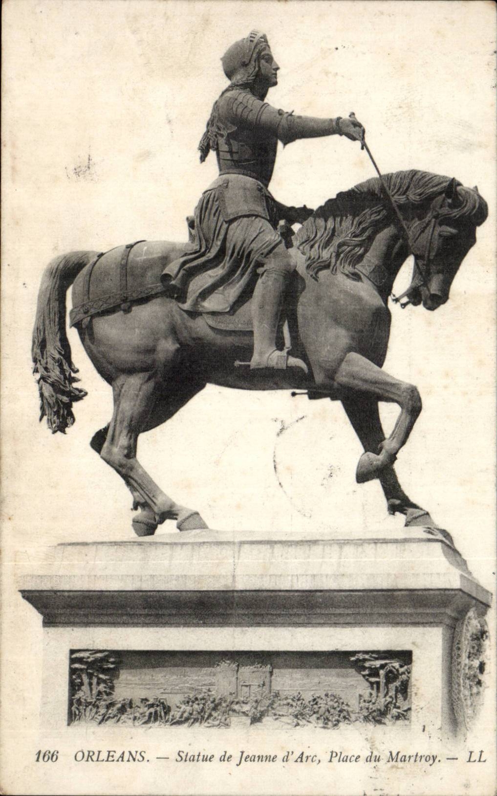 Orleans CPA Statue de Jeanne d'arc Place du Martroy