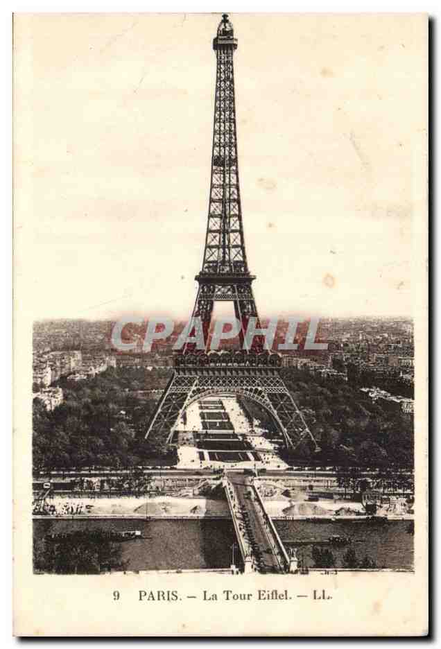 Paris 7 - La Tour Eiffel - strangely cut - CPA 