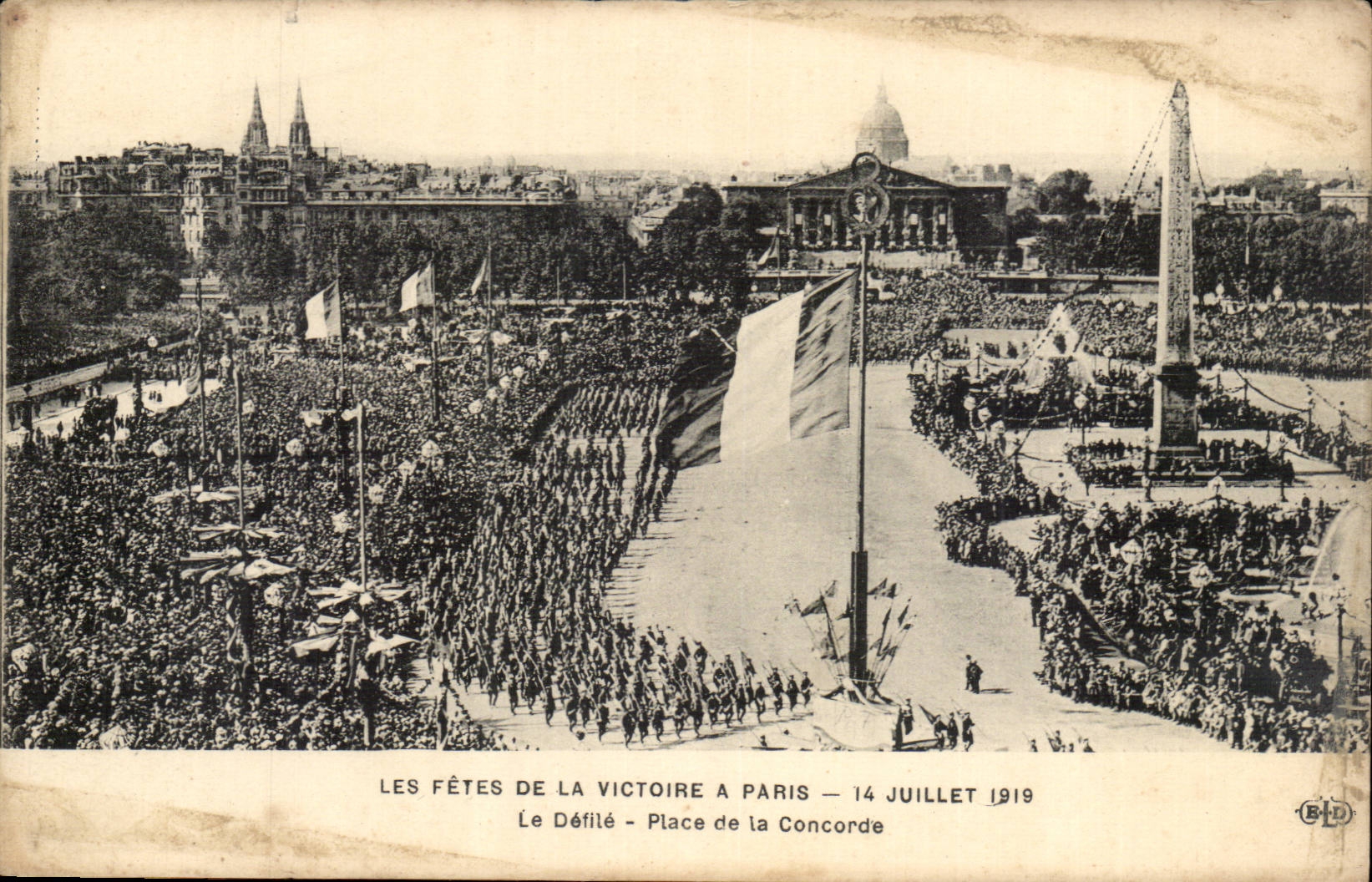 Paris CPA FEtes de la Victoire a Paris 14 juillet 1919 Le defile Place de la Concorde 