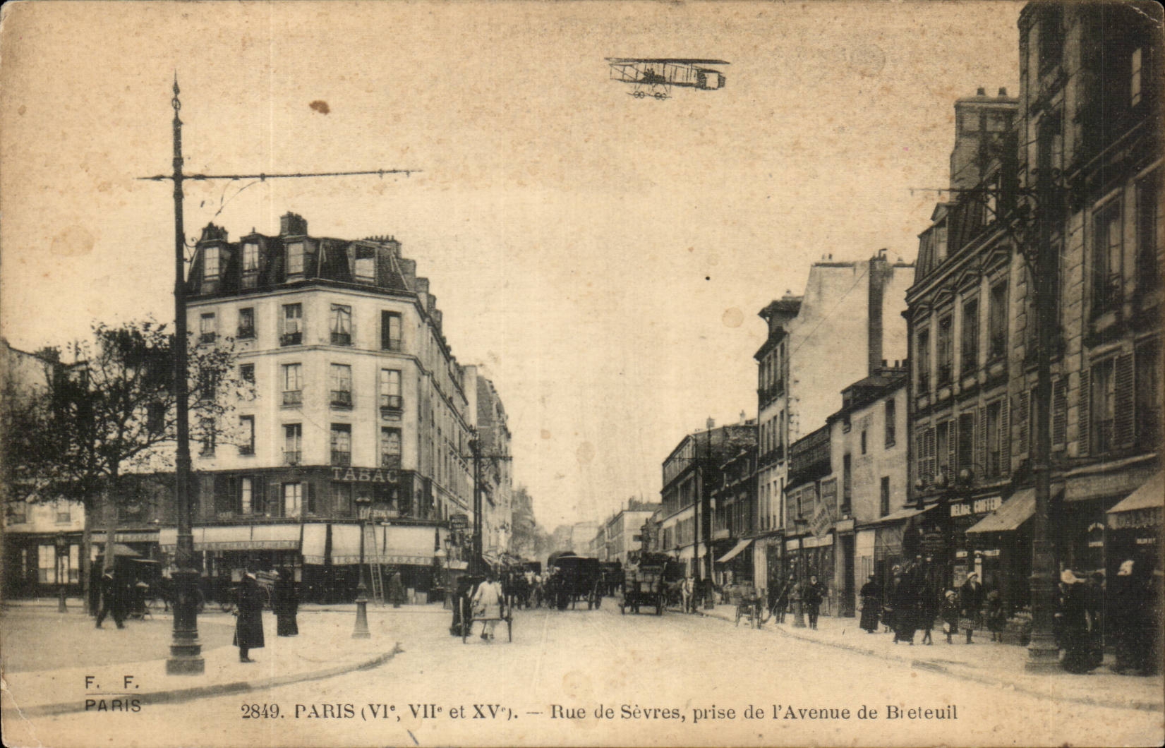 Paris CPA Rue de Sevres prise de l'avenue de Breteuil