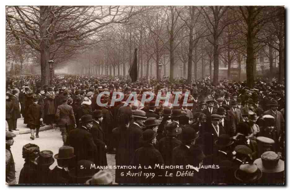 Paris CPA Manifestation a la memoire de Jaures 6 avril 1919 Le defile (politique socialiste)