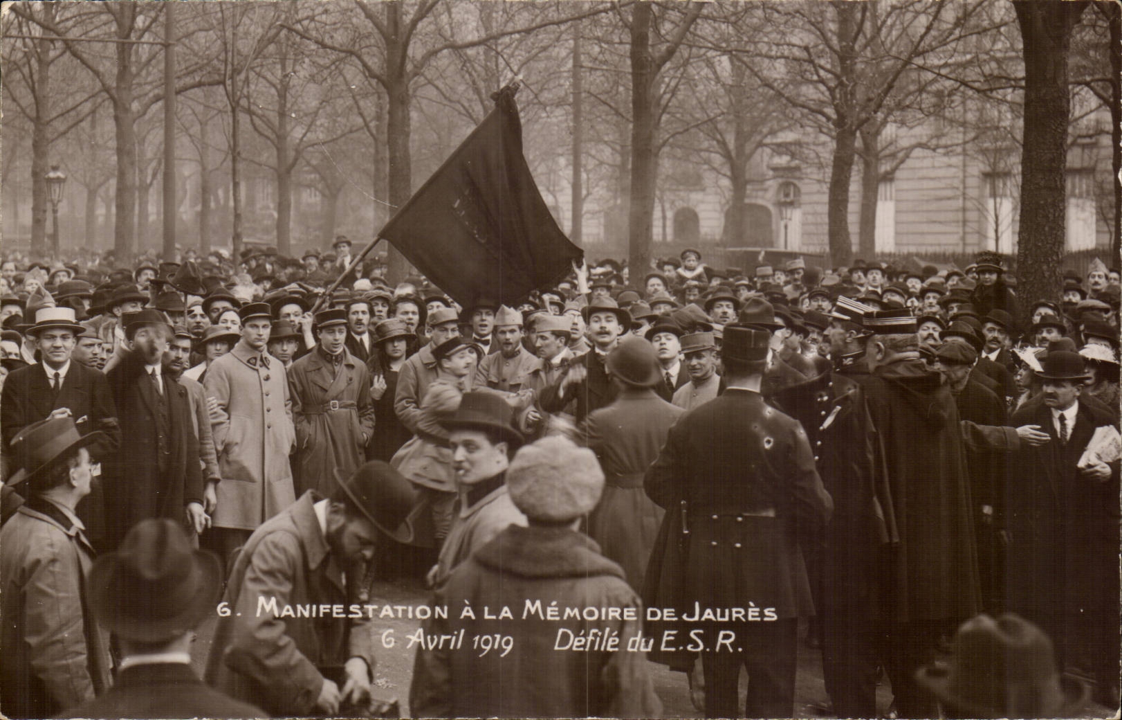 Paris CPA Manifestations a la memoire de Jaures 6 avril 1919 DEfile du ESR TOP (socialiste politique)