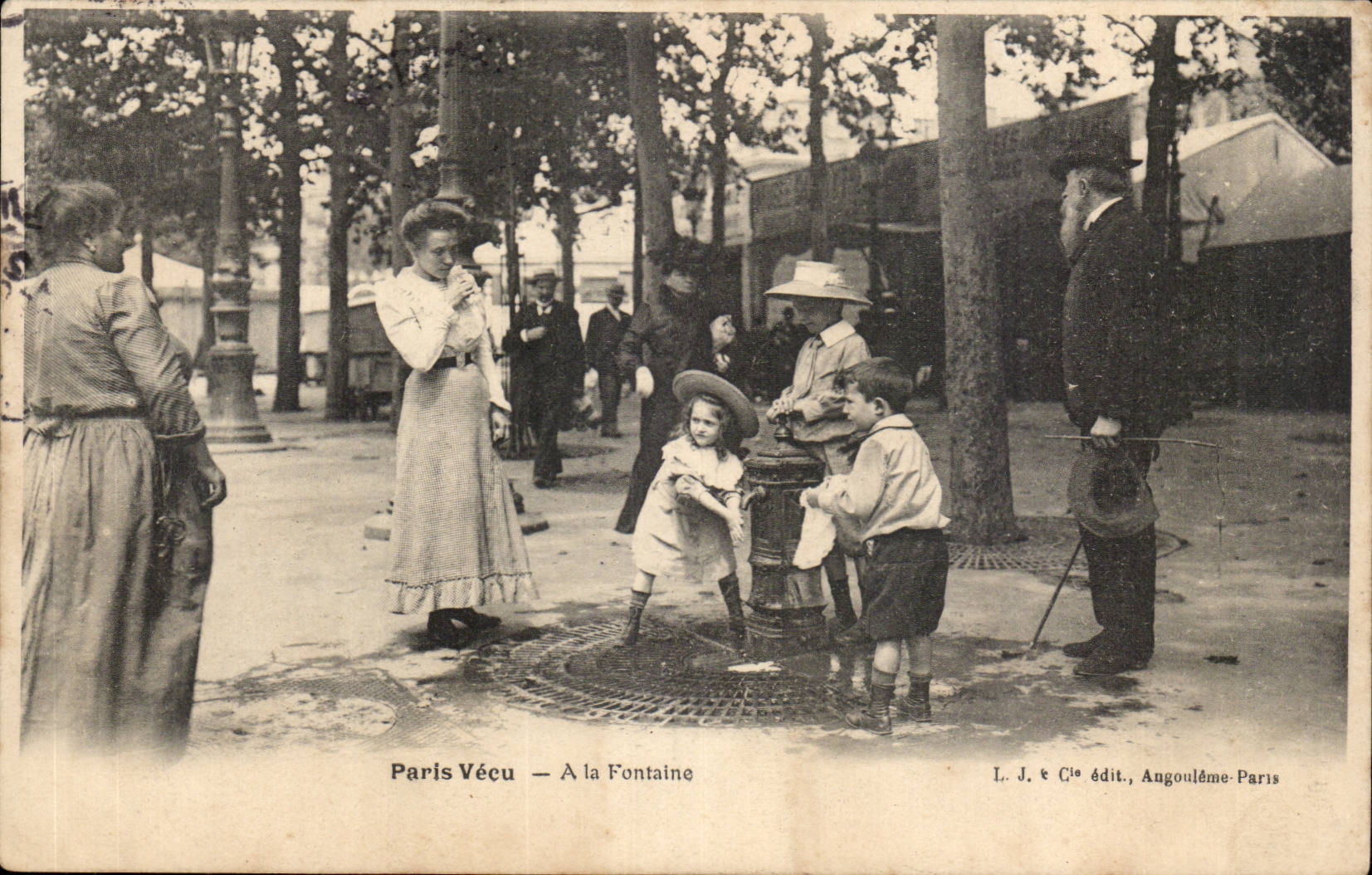 Paris Vecu CPA a la fontaine (enfants) TOP