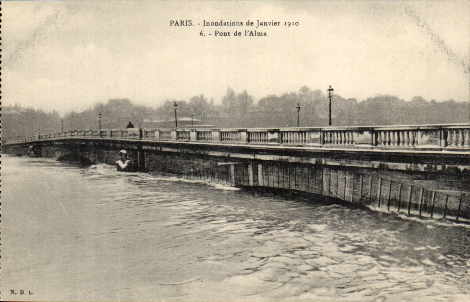 Paris CPA Inondations 1910 Pont de l'Alma