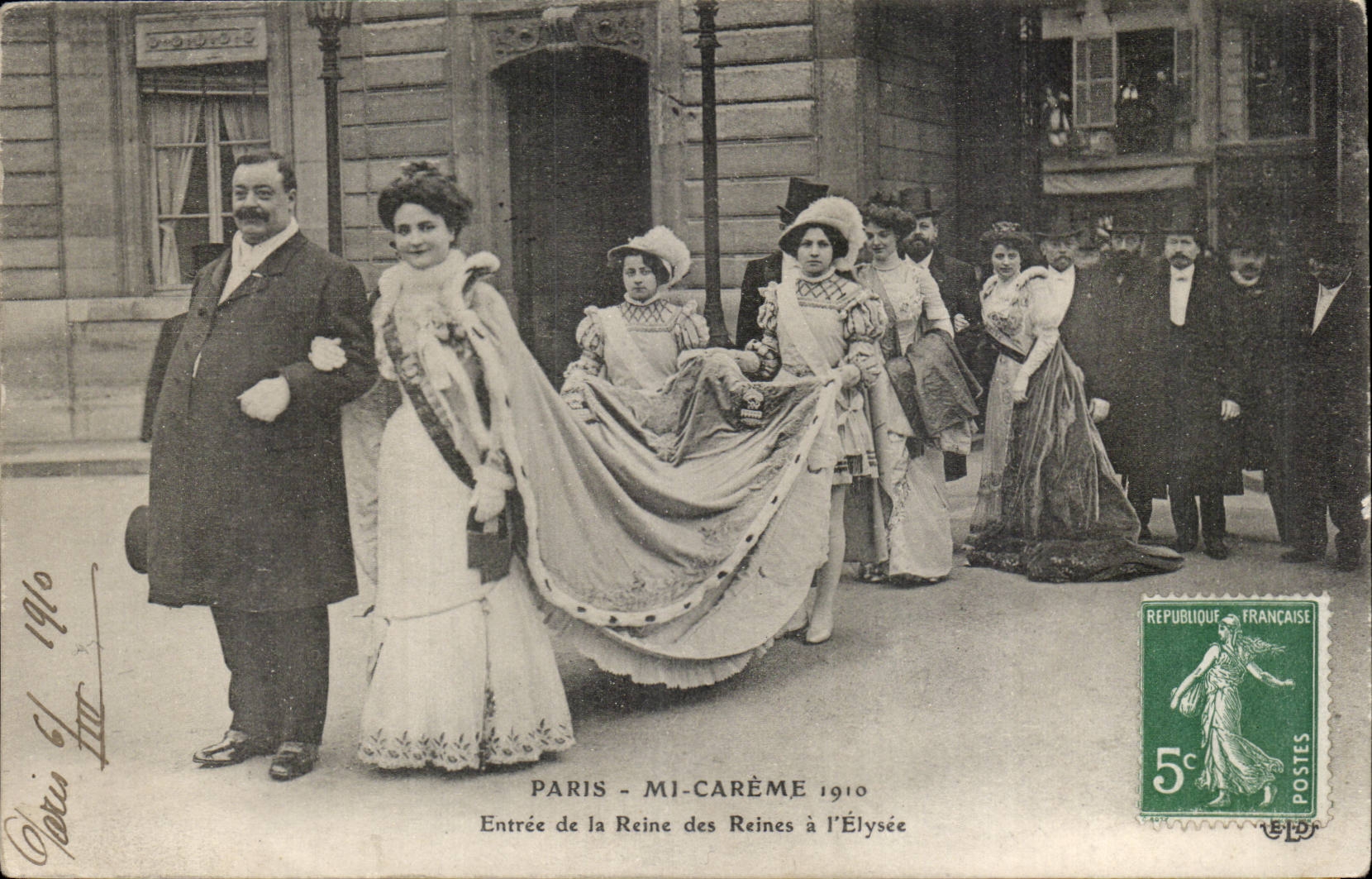 PARIS - MI-CARÈME 1910 — Entrada de la Reina de las Reinas al Elíseo