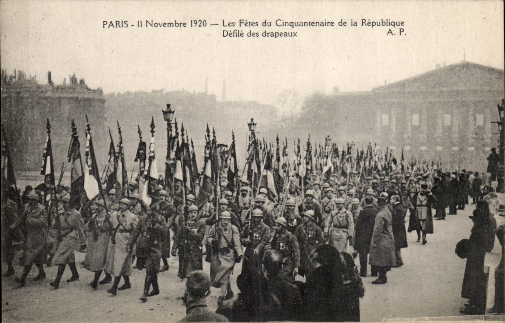 Paris CPA 11 novembre 1920 Les fetes du cinquantenaire de la Republique Defile des Drapeaux