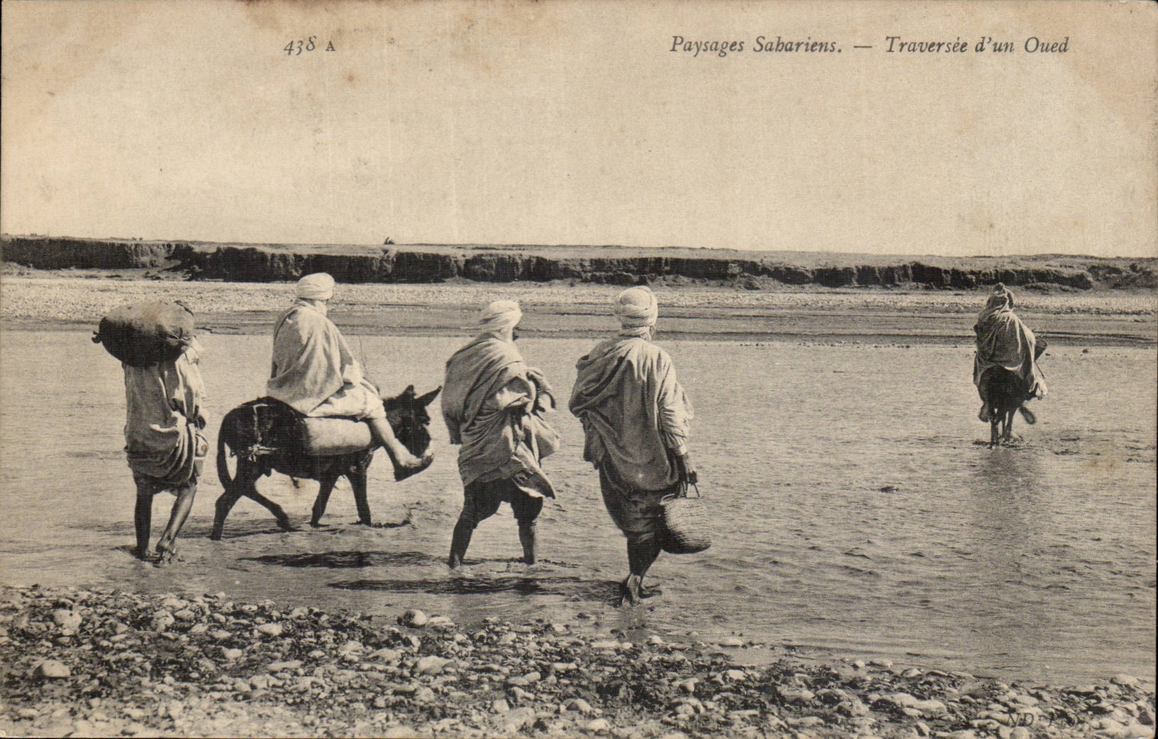 Paysages Sabariens — Traversée d'un Oued — Éditeur non identifié, n° de série 438 A