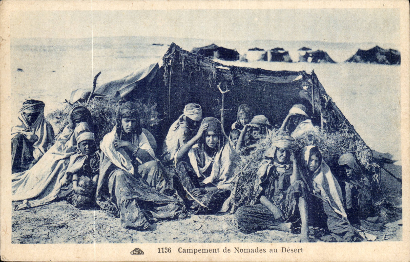 Campement de Nomades au Désert — 1136 — Alaque
