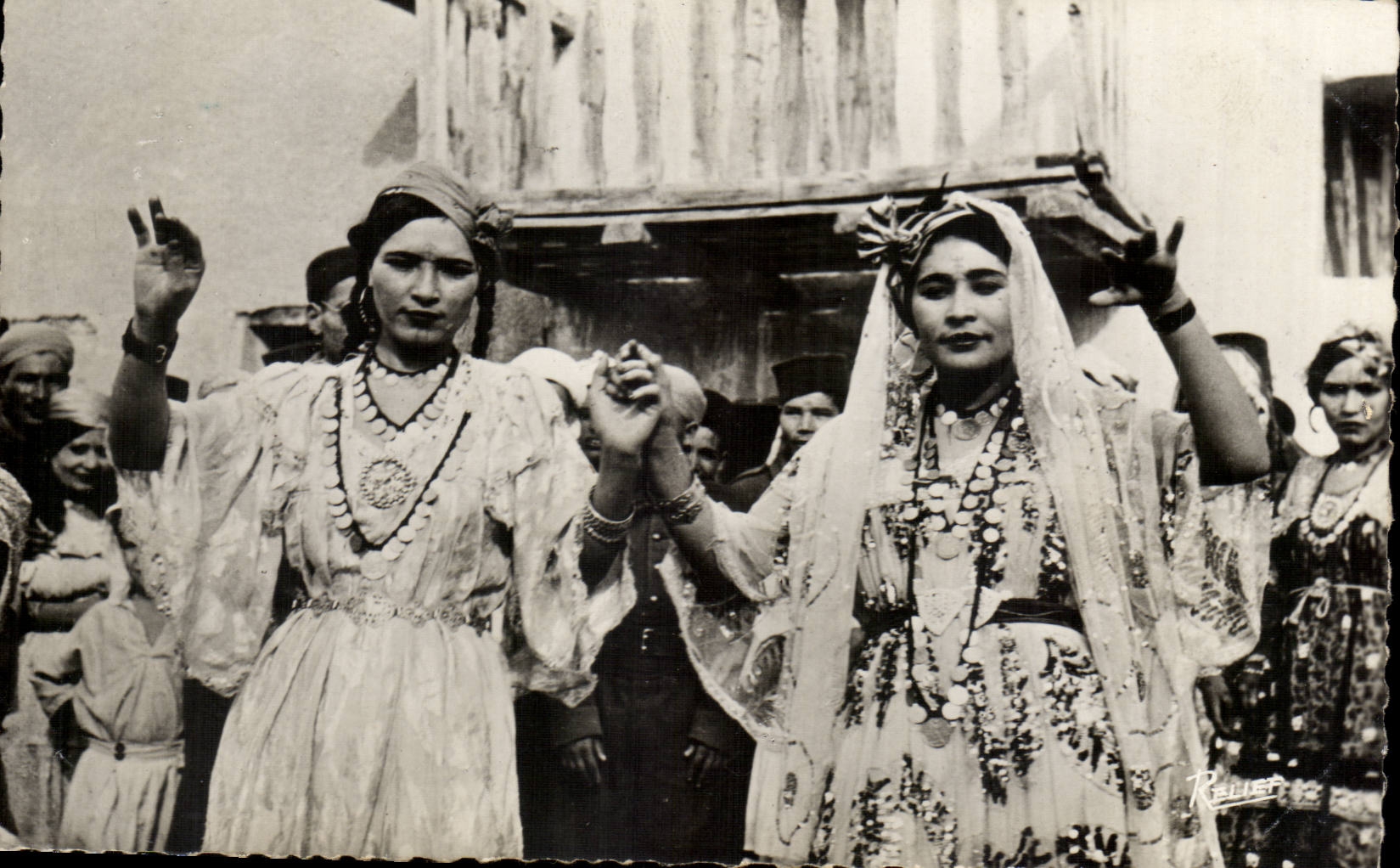 Algerie CPA scenes et types Danseuses Ould Nail