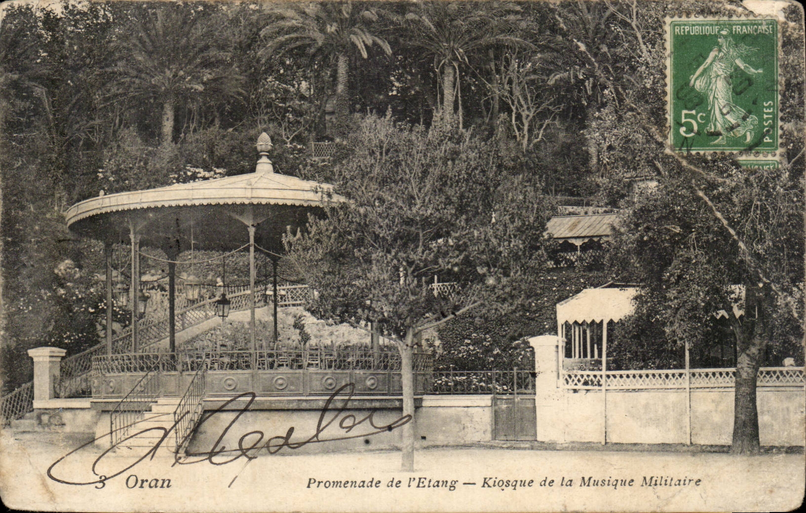 Oran — Promenade de l'Etang — Kiosque de la Musique Militaire