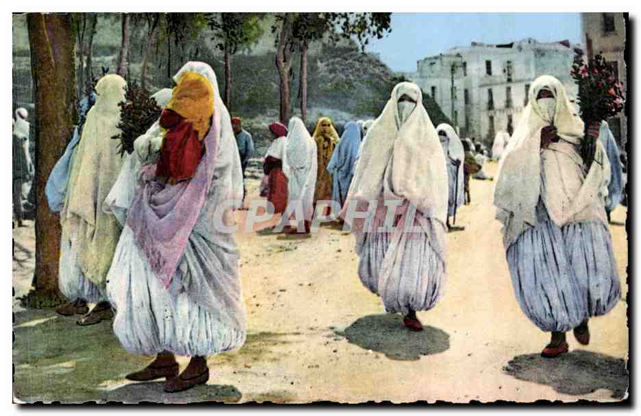 Moukères en promenade — Scènes & Types d'Afrique du Nord, série 8.144 — Éditions A. SIRECKY, Nice