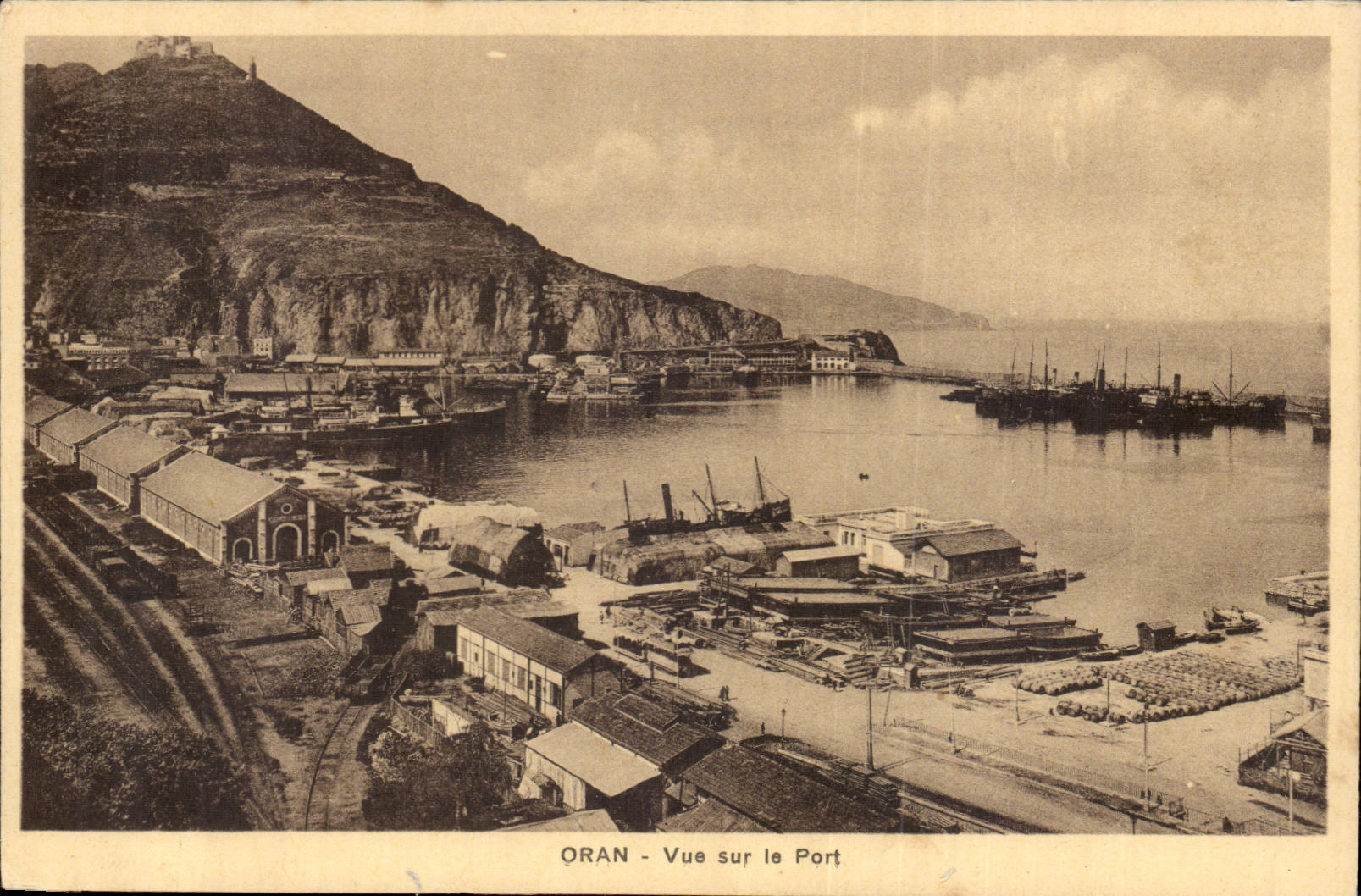 Algerie Oran CPA Vue sur le port