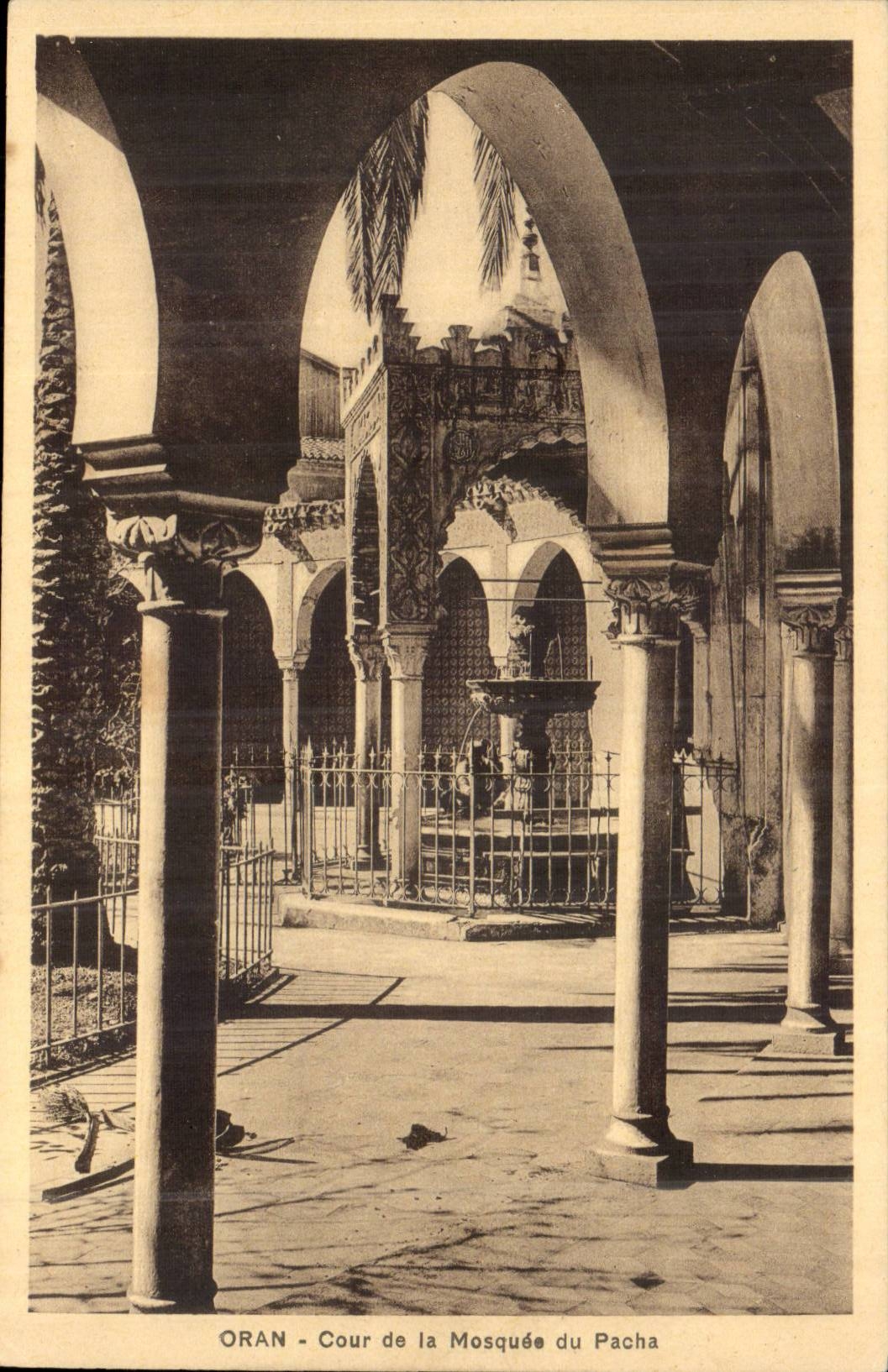 Algerie Oran CPA Cour de la Mosquee du Pacha