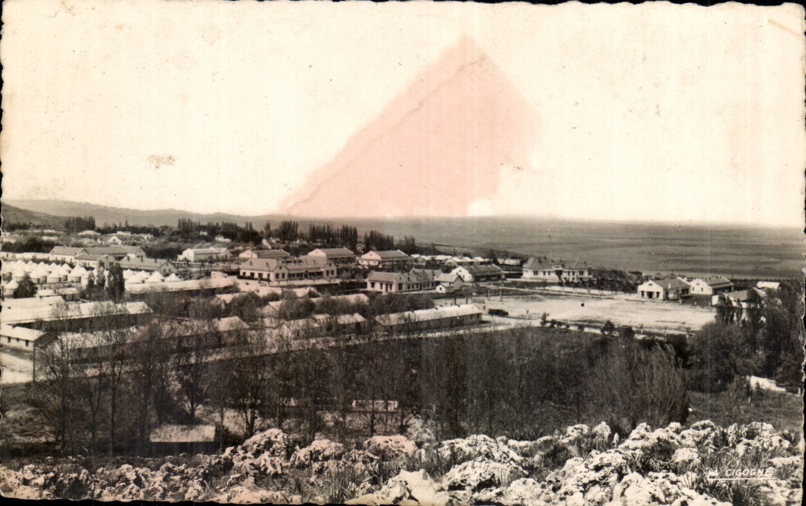 Cigogne — Vue du camp militaire sur les bâtiments administratifs — Cigogne