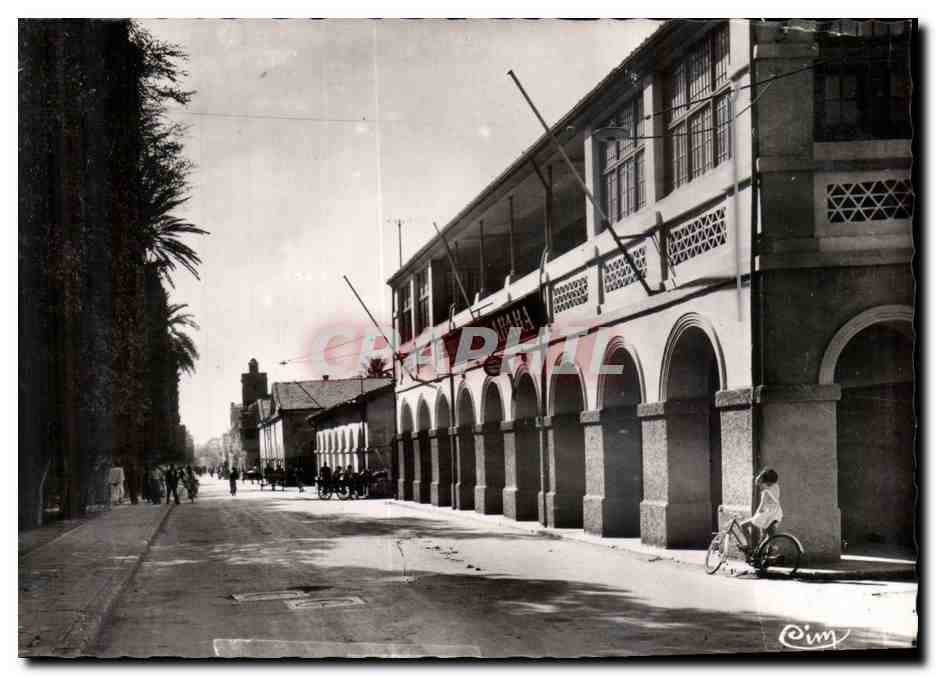 Biskra (Constantine) — L'Hôtel du Sahara — Photo Oullier Macon