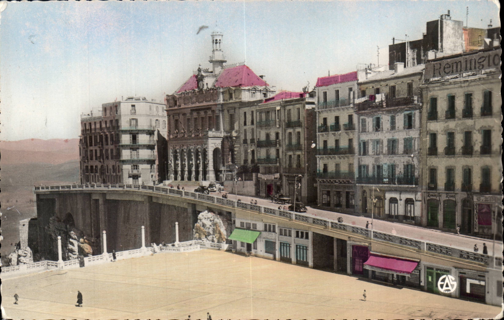 Constantine - La Place Nemours et le Boulevard Joly de Bressillon - CPA 