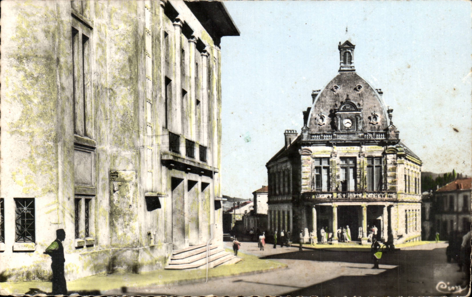 Souk-Ahras (Algérie) — Le Théâtre et l'Hôtel de Ville — Photographie de Pigna