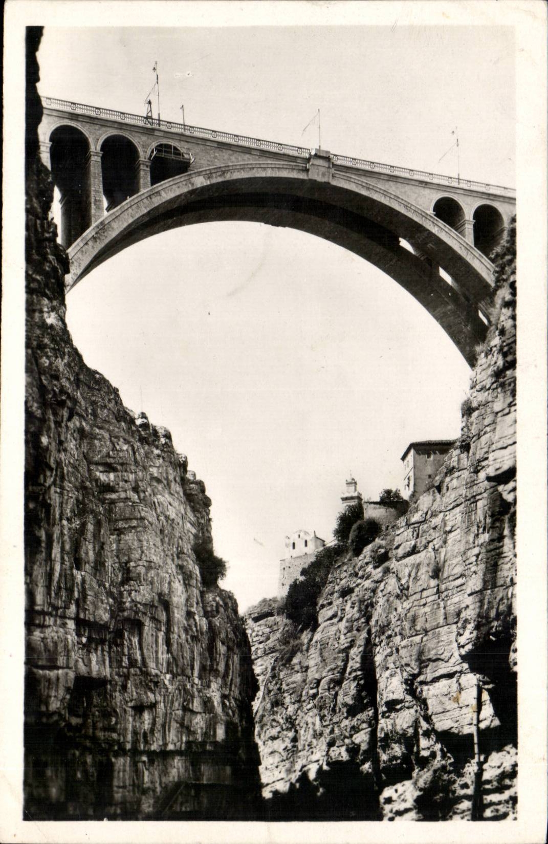 Constantine — Les Gorges du Rhumel. La Grande Arche du Pont Sidi Rached