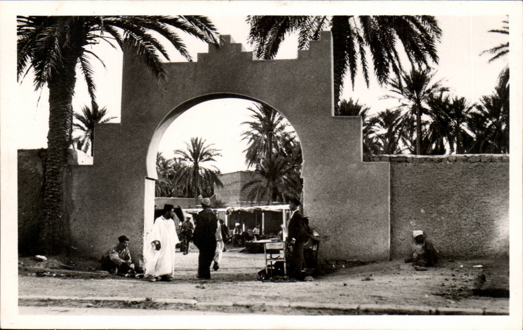 Algerie Biskra CPA Constantine entree du marche indigene