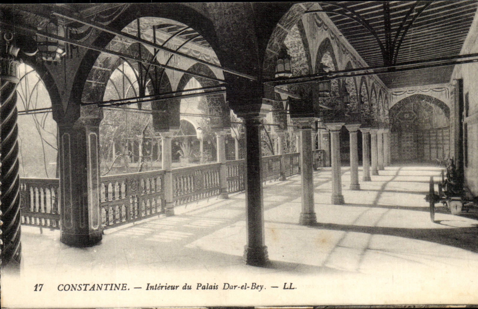 Algerie CPA Biskra Constantine Interieur du palais Dar El Bey
