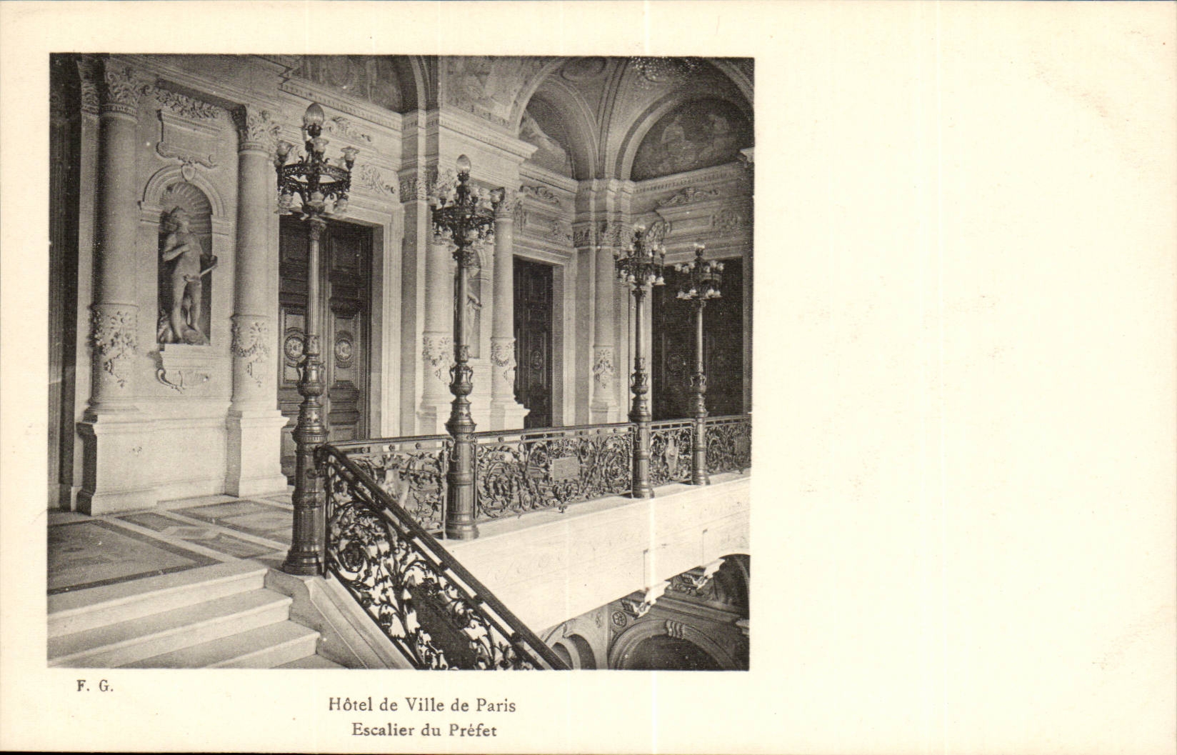 Paris CPA Hotel de ville Escalier du prefet