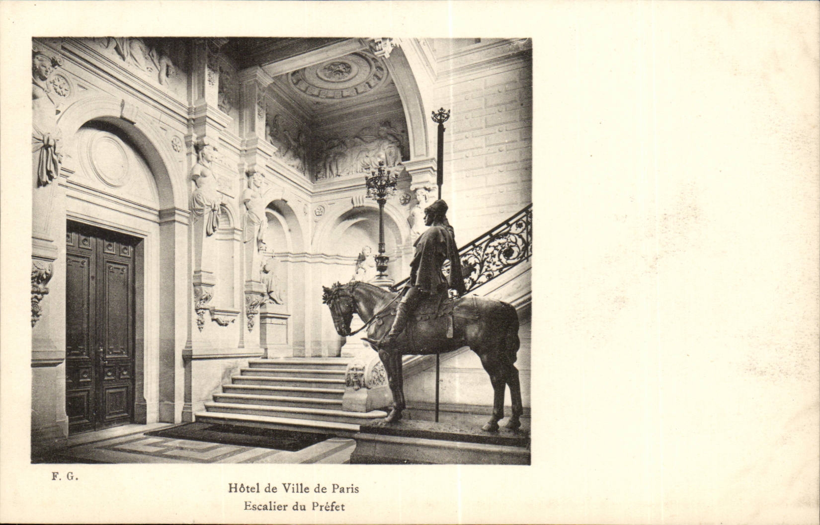 Paris CPA Hotel de ville Escalier du prefet