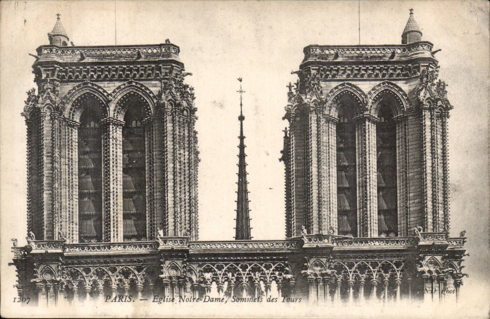 Paris CPA Eglise Notre Dame Sommets des tours