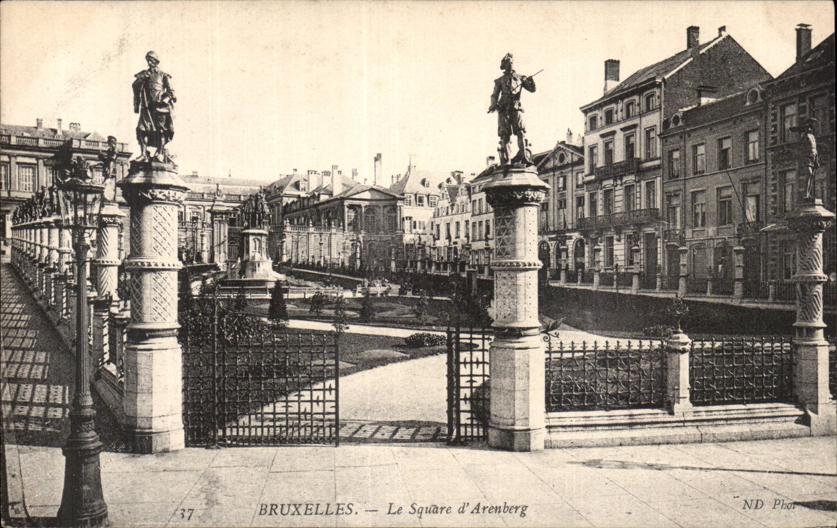 Belgie Belgique Bruxelles CPA Le square d'Arenberg