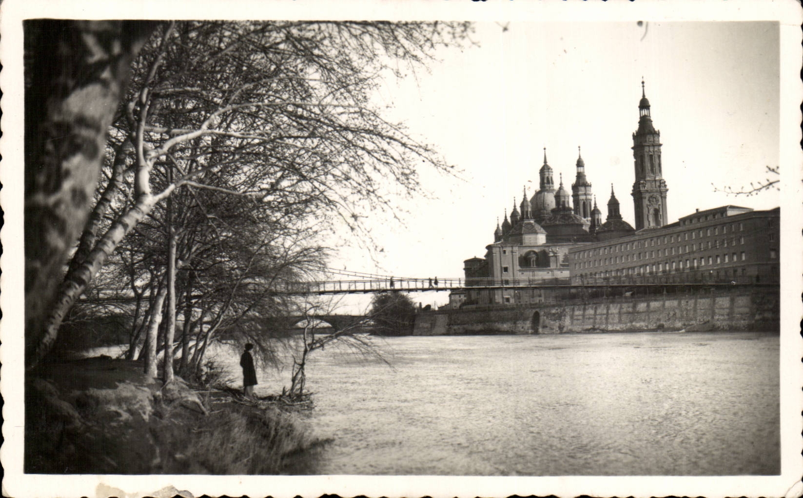 Espagne Spain Espana Zaragoza Basilica de Ntra del Pilar y rio Ebro