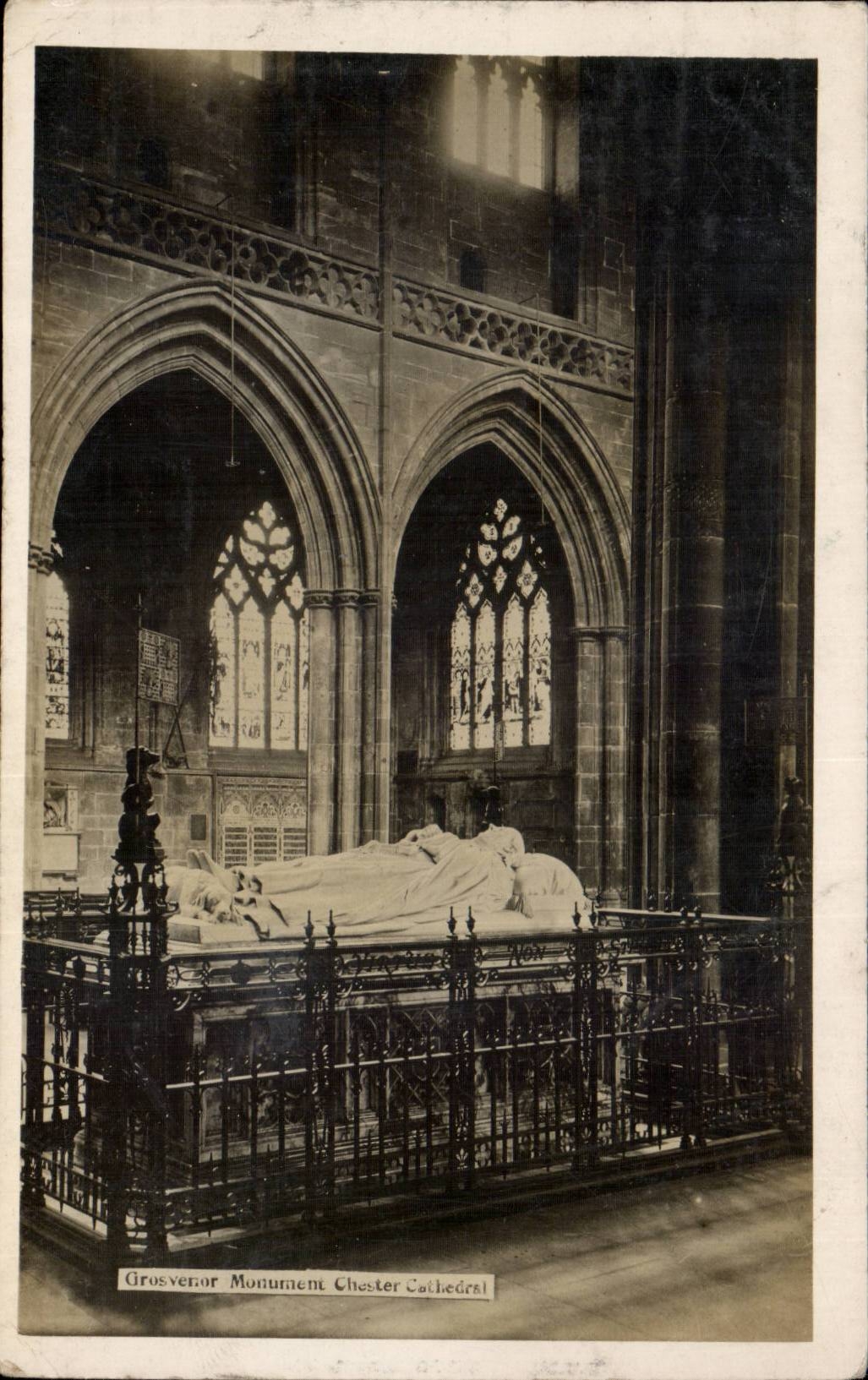 Grande Bretagne Great BRitain CPA GRosvernor Monument Chester CAthedral