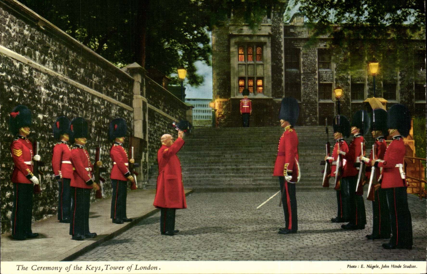 Grande Bretagne The ceremony of the keys Tower of London Londres