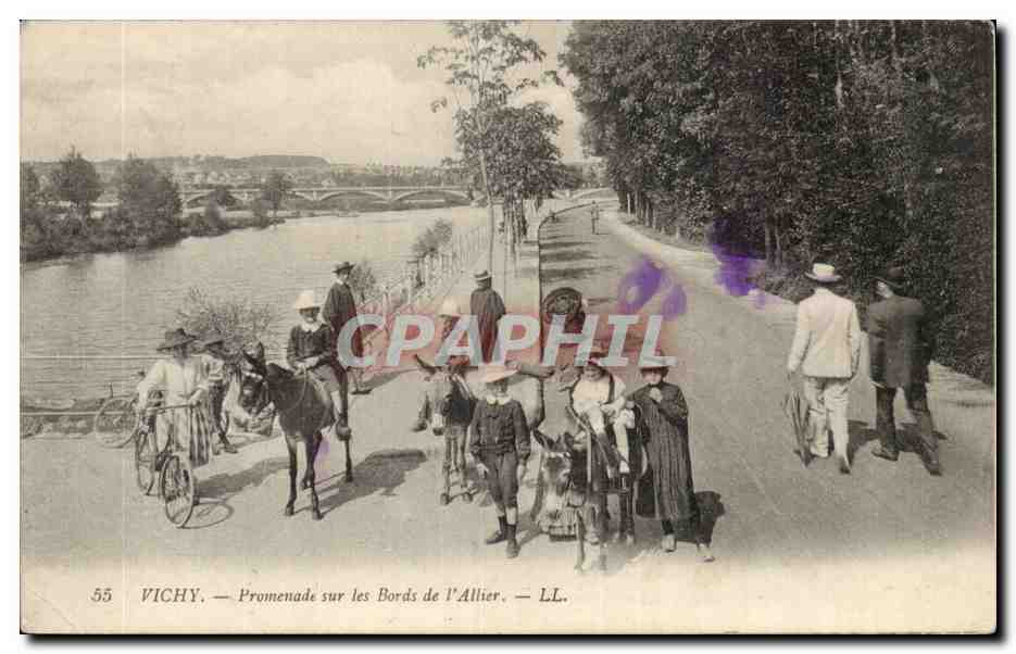 Vichy CPA Promenade sur les bords de l'Allier (ane donkey)