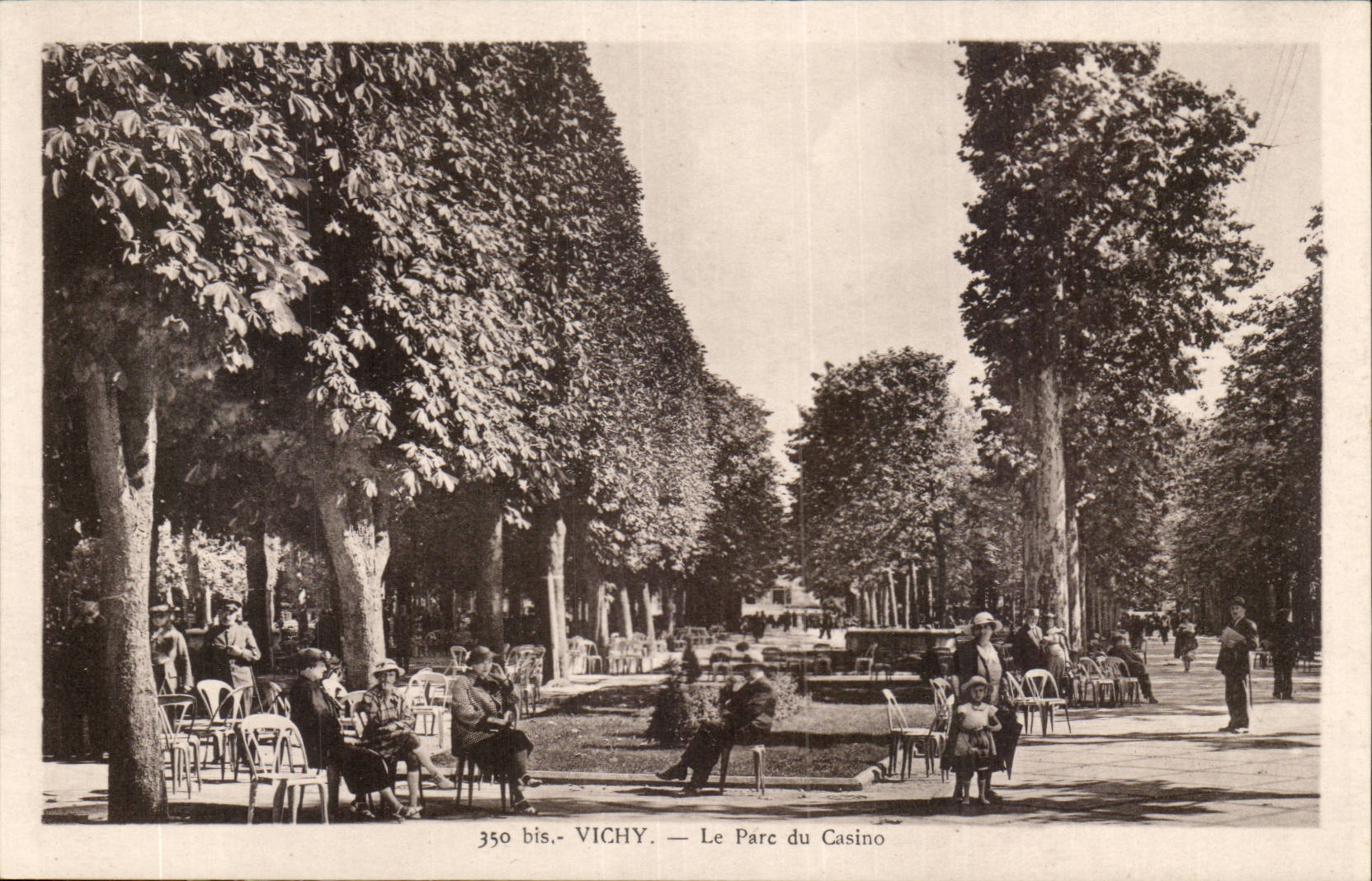 Vichy CPA Le parc du casino