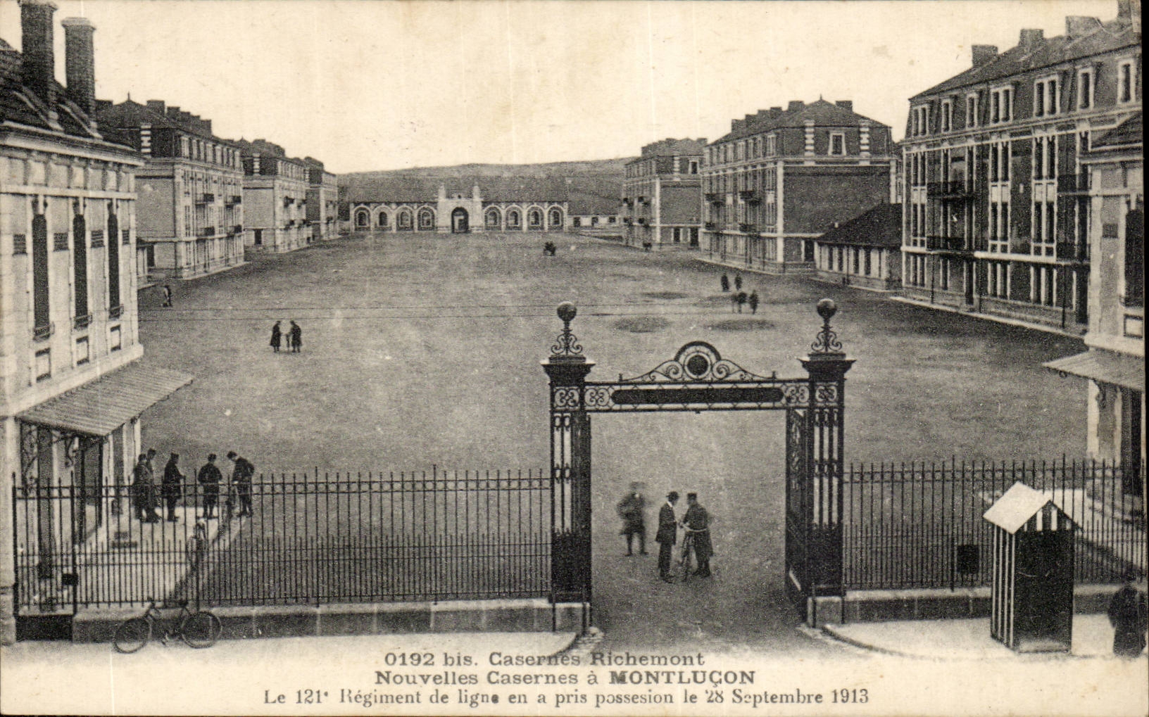 Nouvelles Casernes à Montluçon — 121e Régiment de ligne — édition G. Richemont, n° 0192 bis